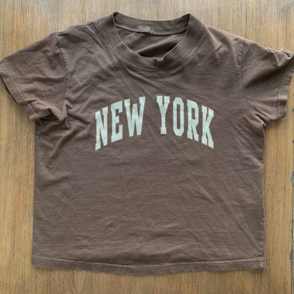 Brandy Melville/J. Galt Chloe New York Top - Picture 2 of 3